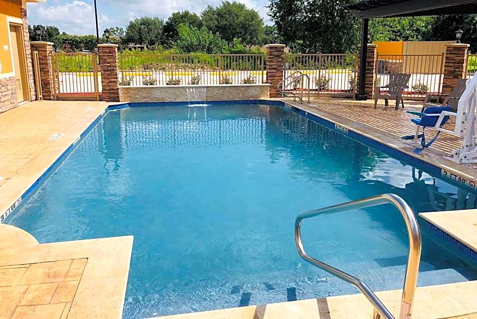 Super 8 by Wyndham Houston Northwest Cypress