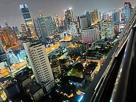 Omni Tower Nana Bangkok - Serviced Apartment on Sukhumvit Soi 4