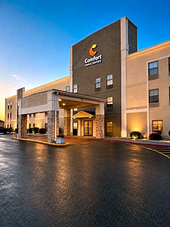 Comfort Inn & Suites Harvey - Chicago Southland