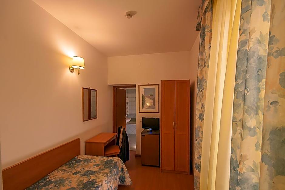 Hotel Tirreno
