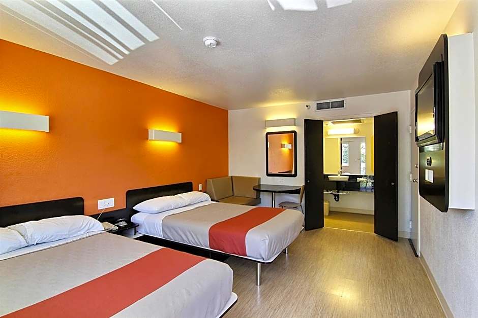 Motel 6 Santa Barbara - Carpinteria South
