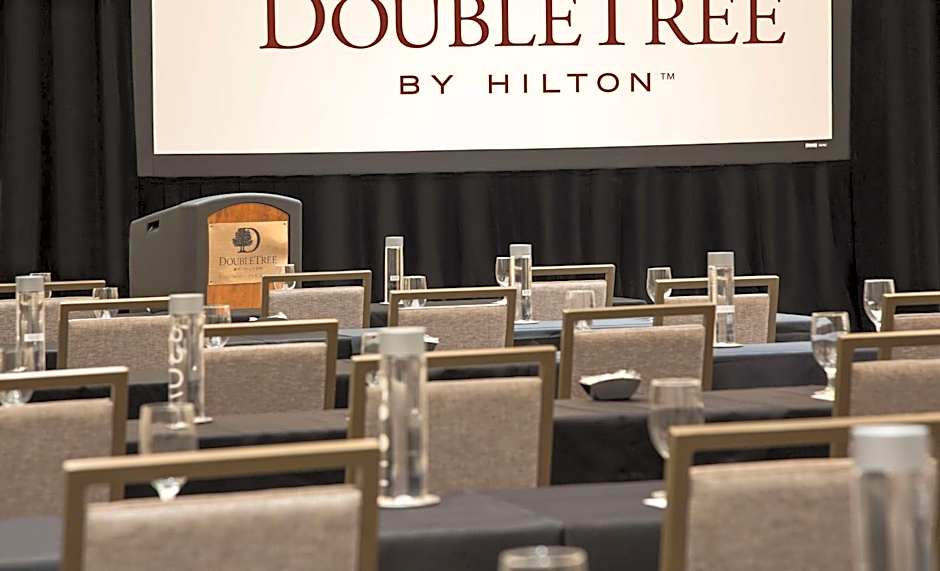 DoubleTree By Hilton Chicago - Oak Brook