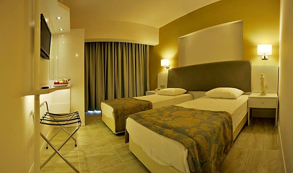 Maris Beach Hotel