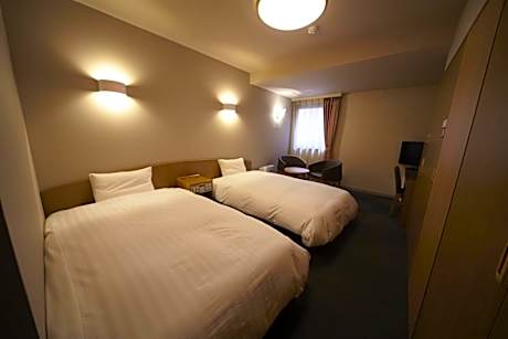 Standard Twin Room - Non-Smoking【public bath for male only】