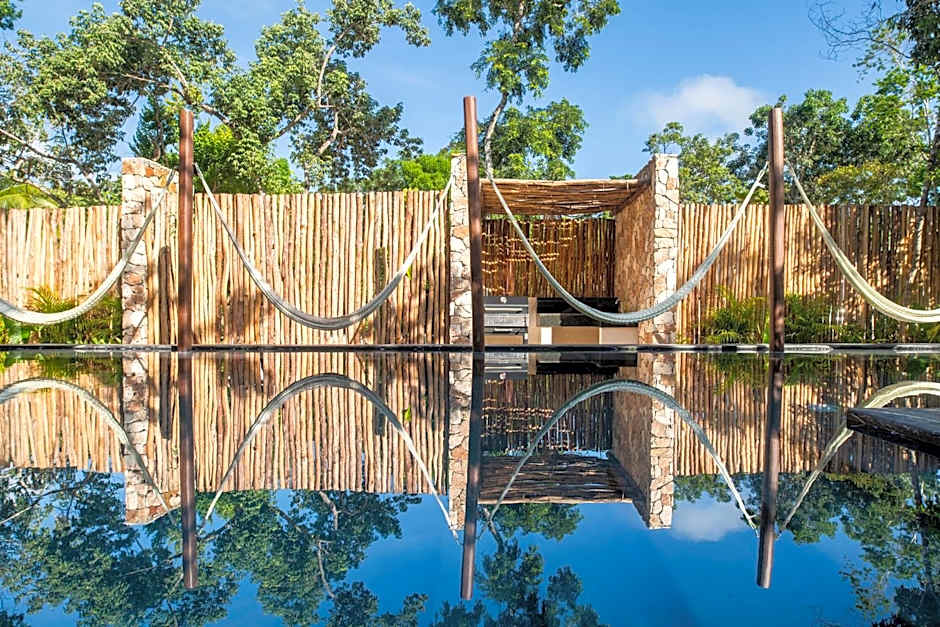 Amaka Calma Tulum