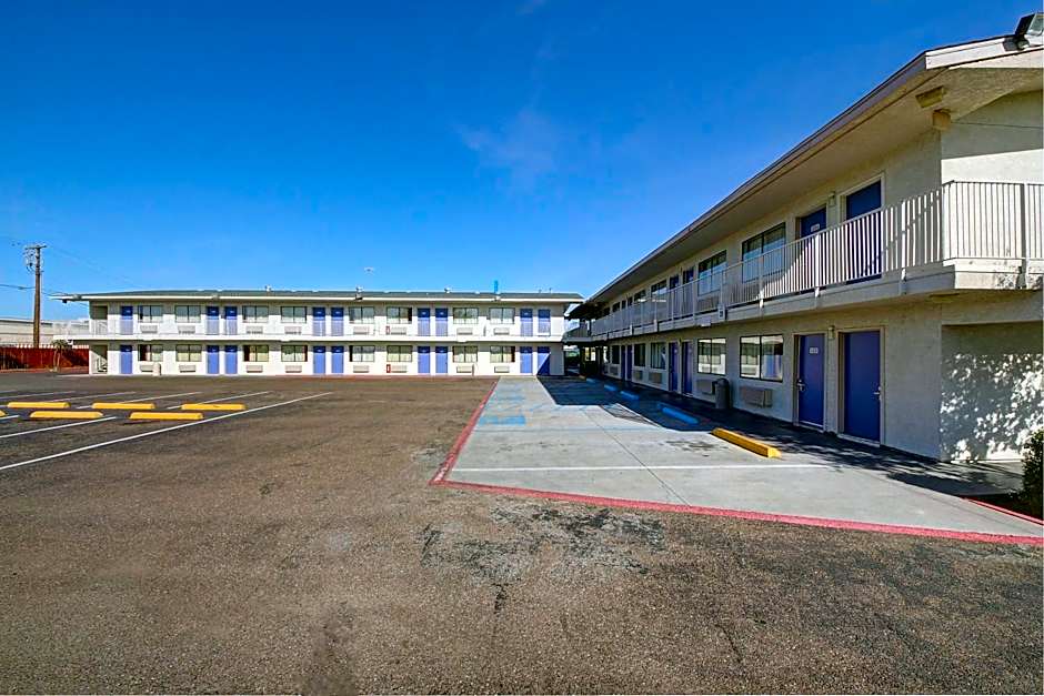 Motel 6 Laredo South