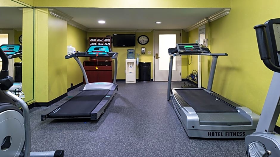 Holiday Inn Hotel & Suites Warren by IHG