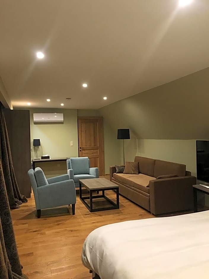 Photo 1 of 4 of Deluxe 1 King Bed Suite