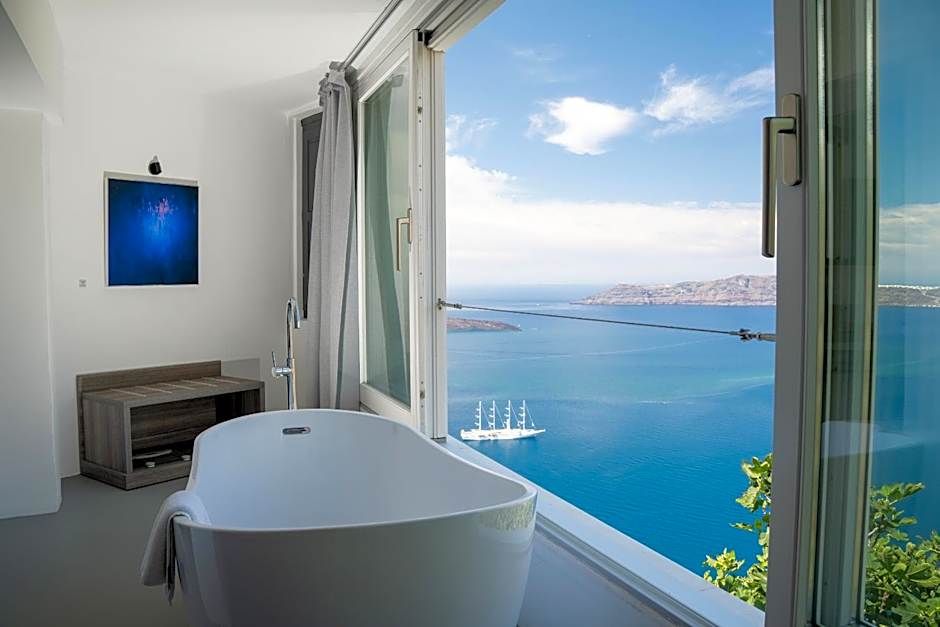 Sun Rocks Boutique Hotel - Caldera View Suites & Sunset Dining Experience