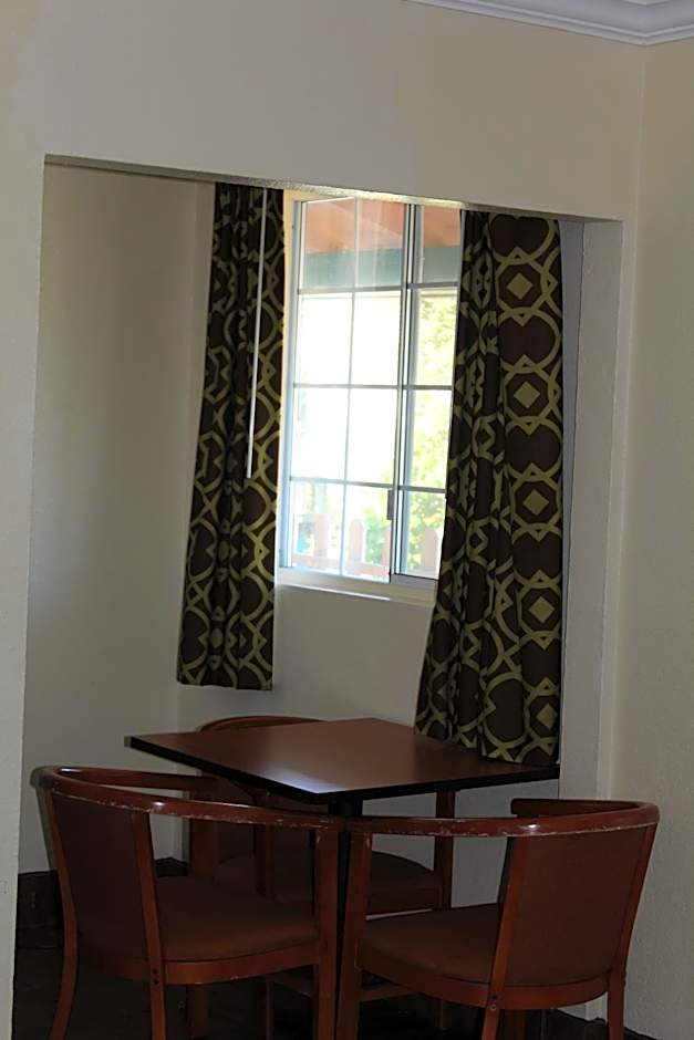 Riverside Inn & Suites Santa Cruz