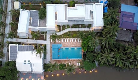 The B Resort