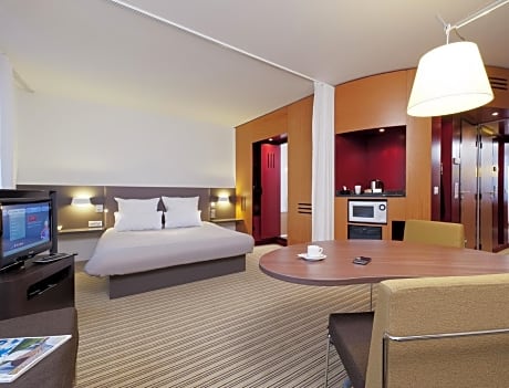 Superior Suite - 1 Double Bed And 1 Single Sofa Bed