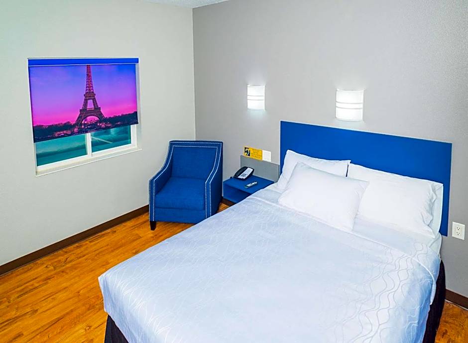 Studio Z, Ascend Hotel Collection