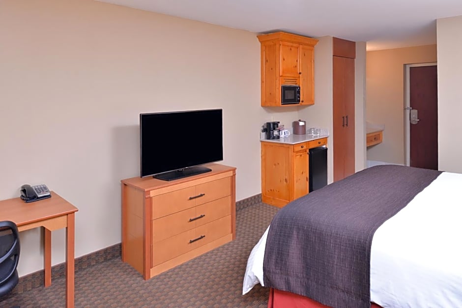 Best Western Plus Olympic Inn