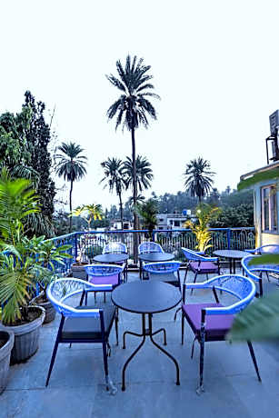 House of BB  (1 KM from Nakki lake)