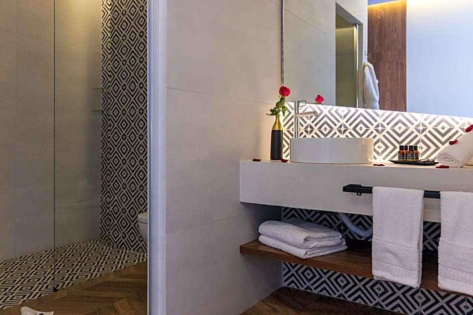 DIAGONAL HOTEL