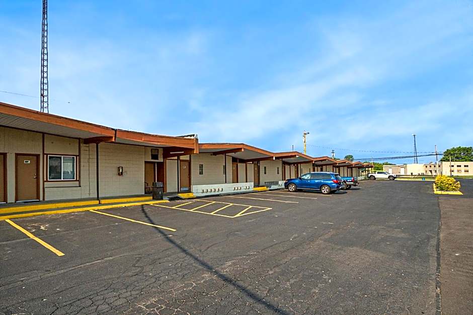 Great Lakes Inn & Suites