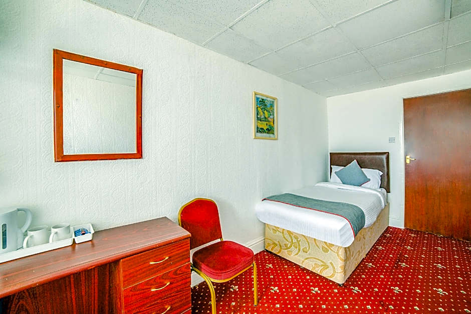 OYO The Golden Cheval Hotel