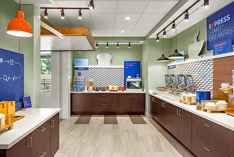 Holiday Inn Express & Suites Sanford- Lake Mary By IHG