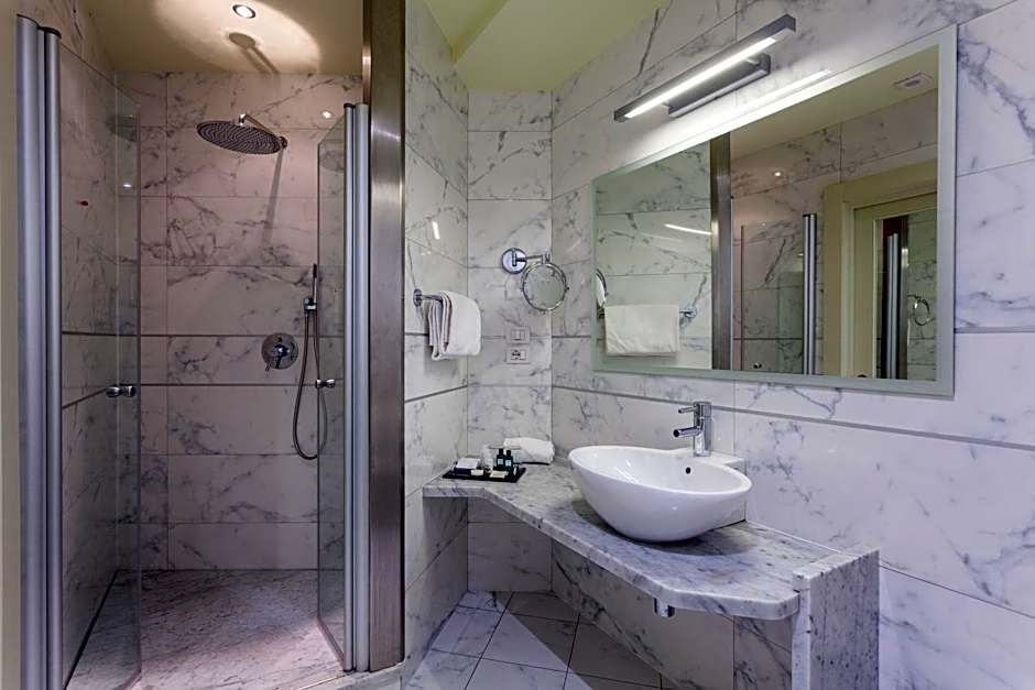 Hotel Kristal Palace - Tonelli Hotels - Adult Friendly