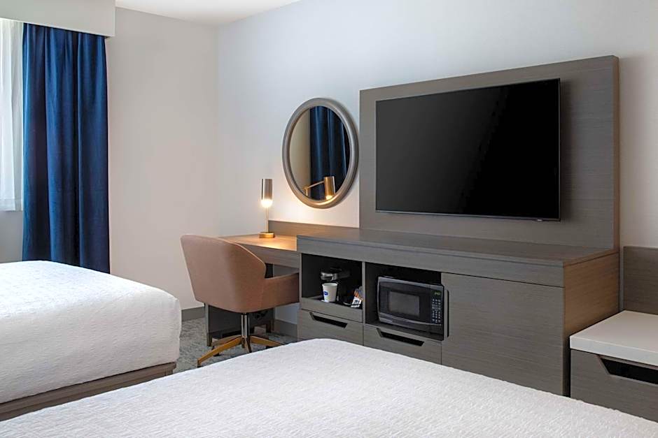 Hampton Inn By Hilton Winnipeg Downtown