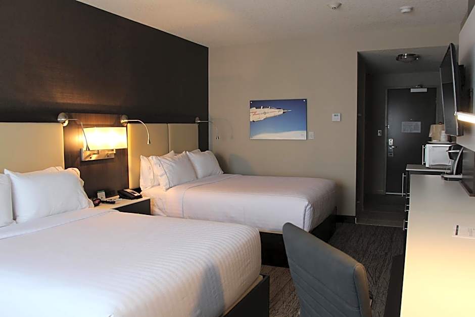 Holiday Inn Express & Suites Cold Lake By IHG