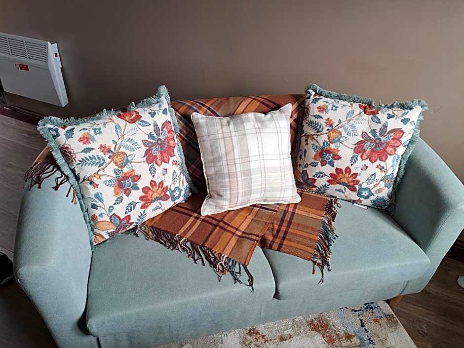 Lion Hotel & Studio Apartments