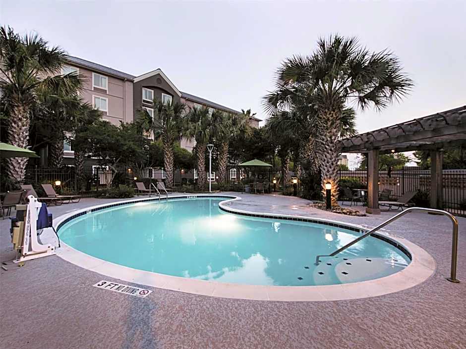 La Quinta Inn & Suites by Wyndham Austin Airport
