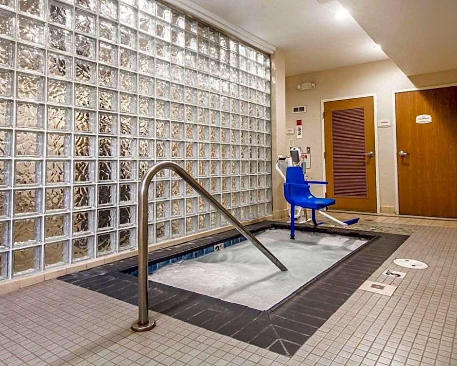 Comfort Inn & Suites Oakland