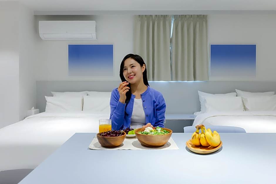 Mate Hotel