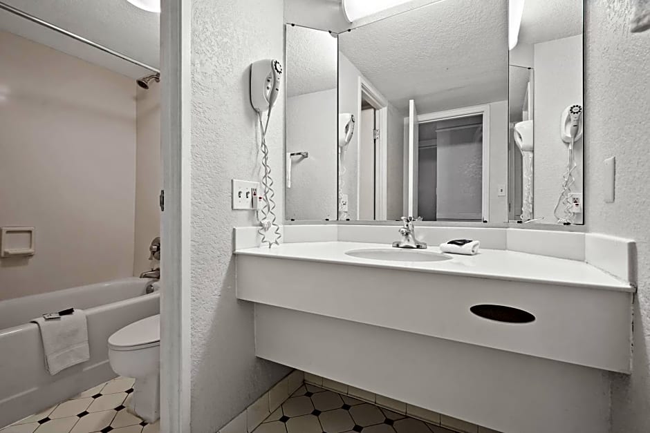 La Quinta Inn by Wyndham Costa Mesa Orange County