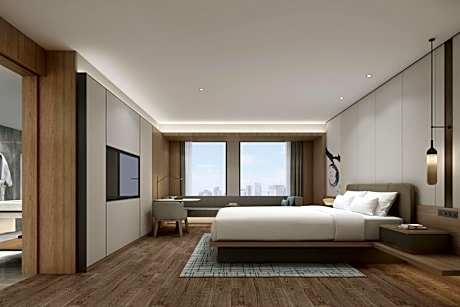 Deluxe King Room with City View