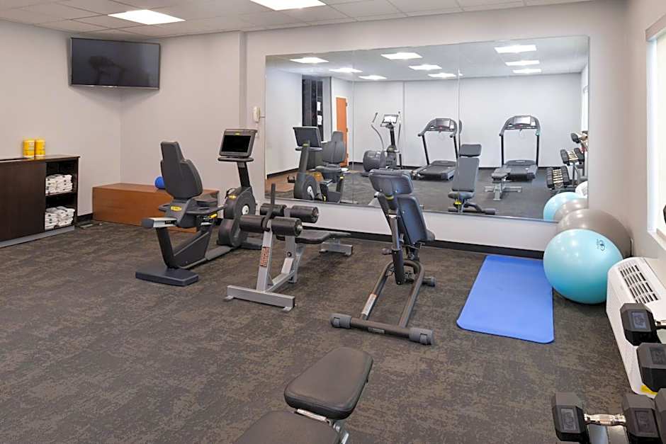 Fairfield Inn & Suites by Marriott Arlington Near Six Flags