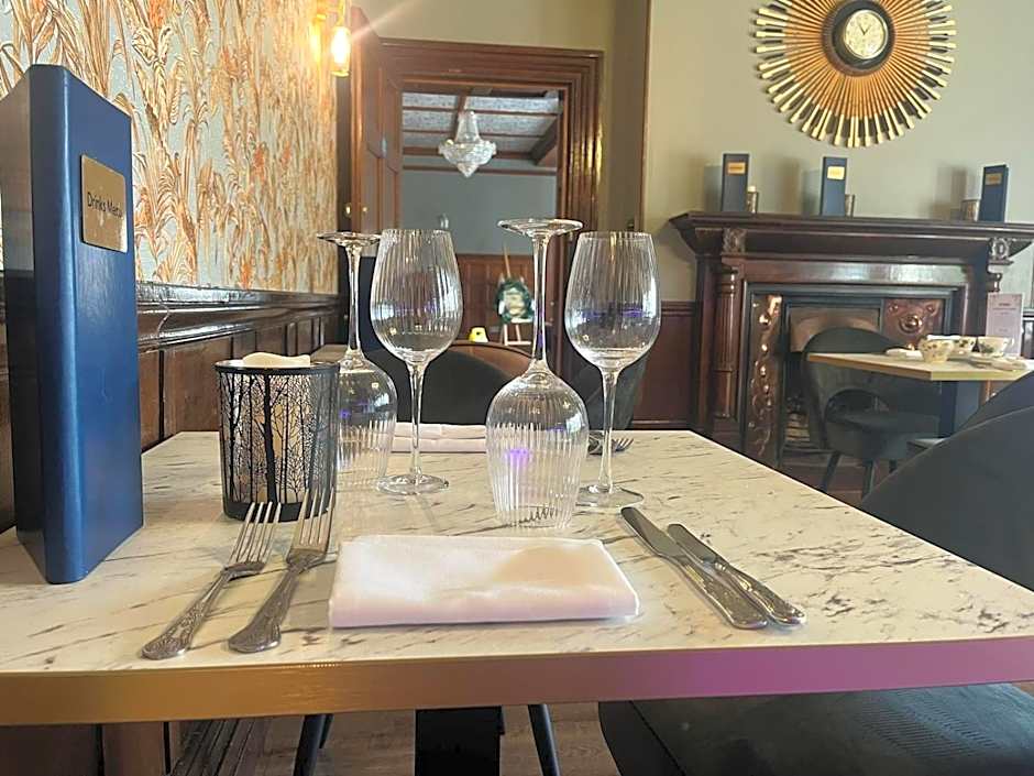 Woodland Manor Hotel