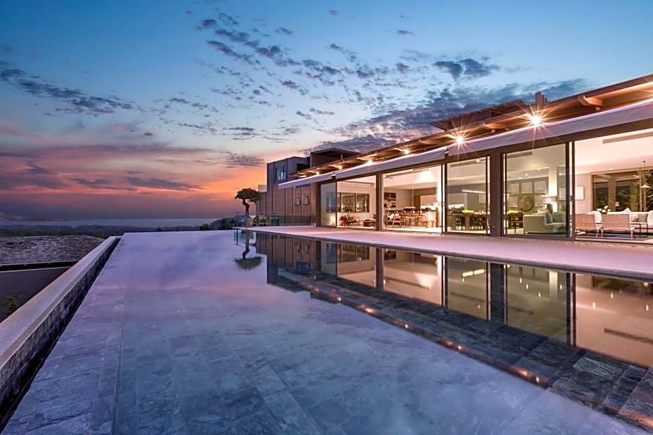 Tropical Castle Phuket, 18 BED Sea View Pool Villa by RESAVA