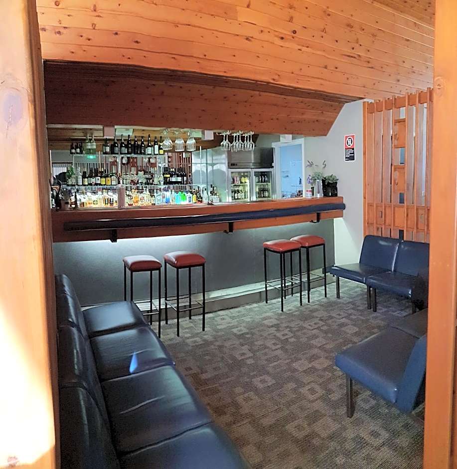 Amber Court Motor Inn