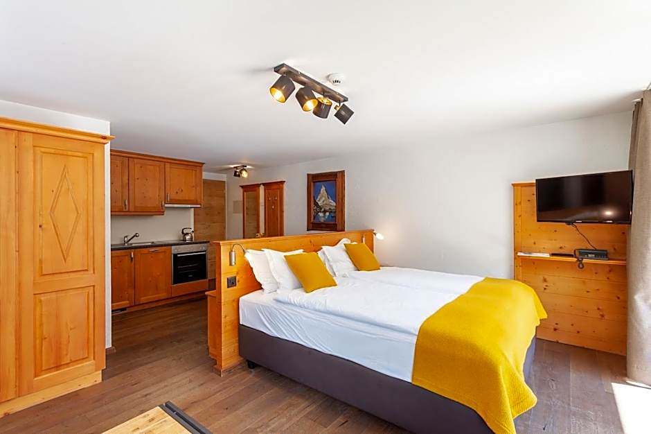 22 Summits Apartments