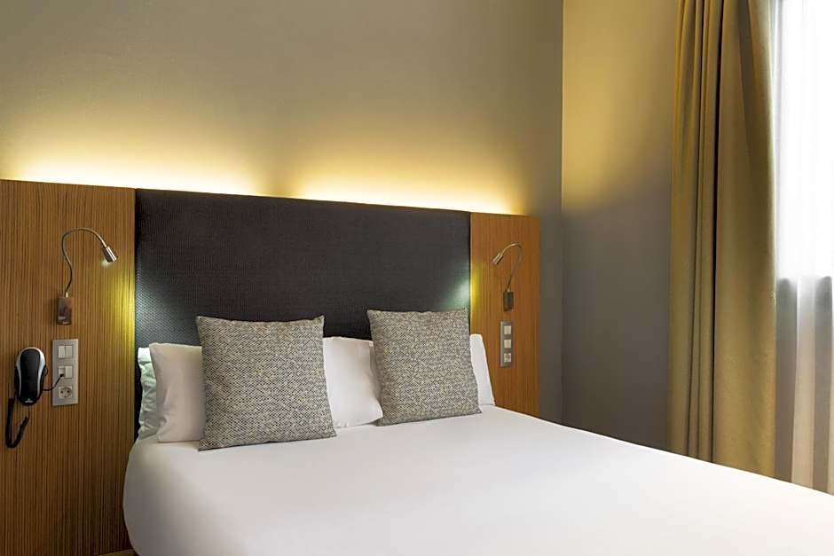 Petit Palace Tres Cruces