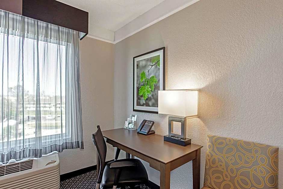 La Quinta Inn & Suites by Wyndham Panama City