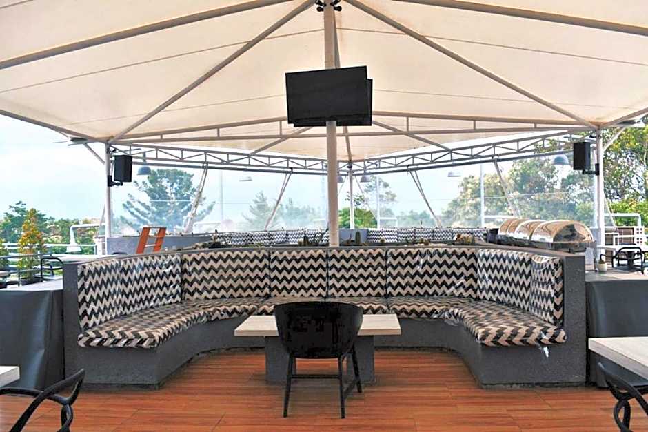 Kapal Garden Hotel at Taman Rekreasi Sengkaling