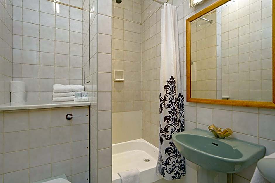 London Visitors Hotel