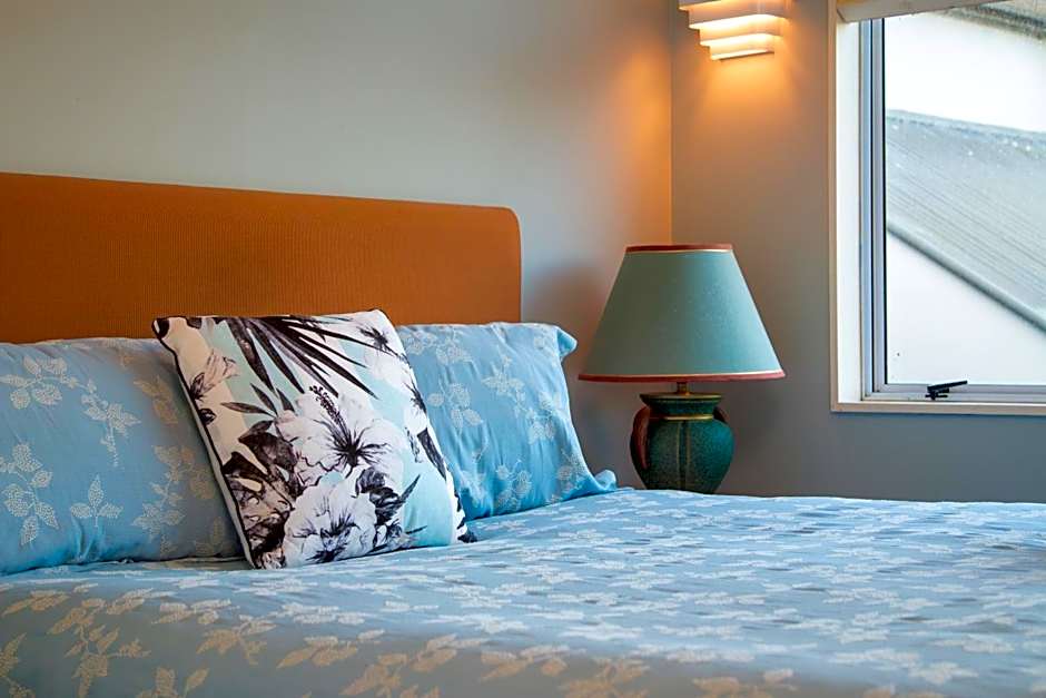 Maxwell's Guest House and Tiny Home