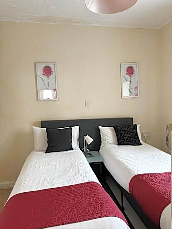 Twin Room with Private Bathroom