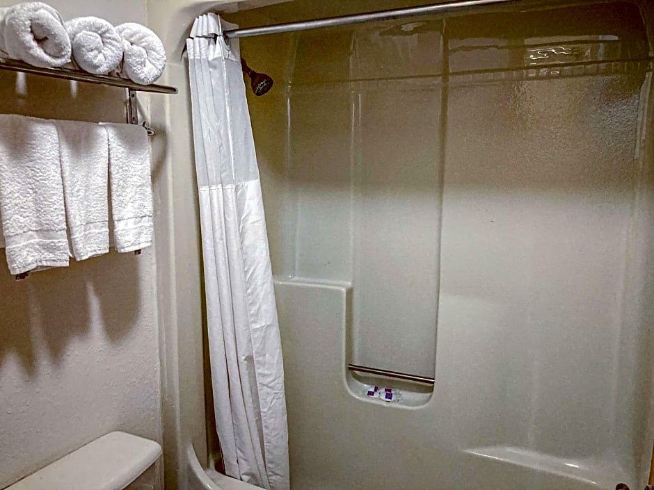 Motel 6 Elkhart, IN