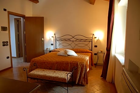 Double or Twin Room with Swimming Pool Access