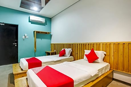 OYO 89454 Hotel Pavilion Inn