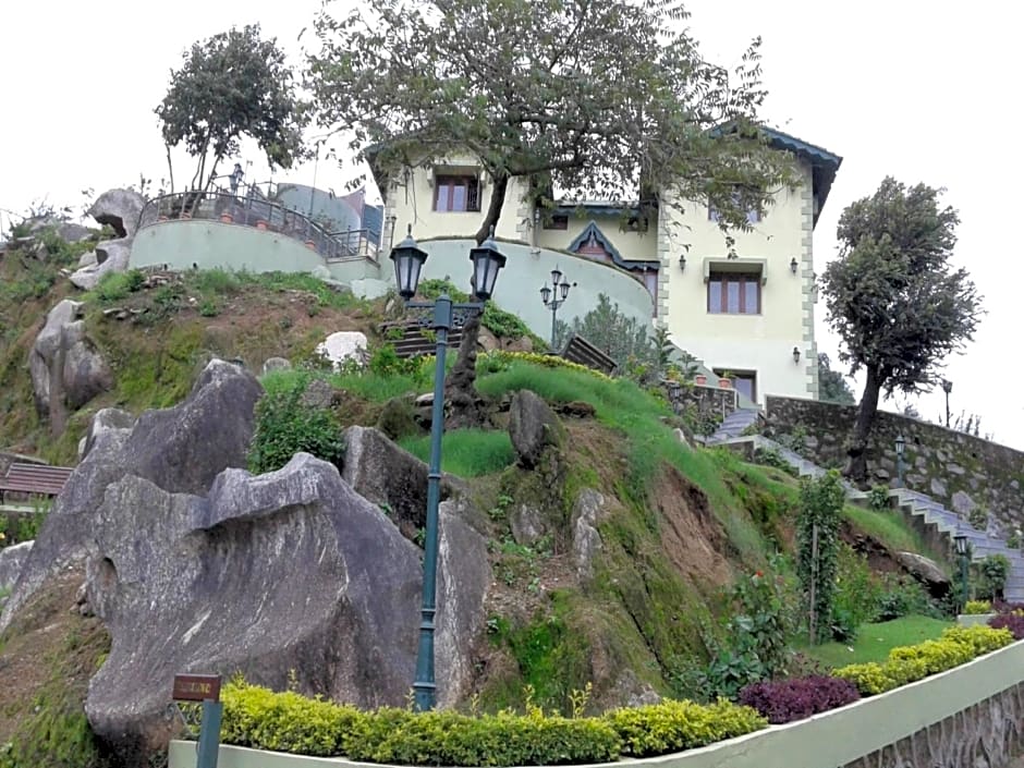 The Colonial Manek Manor by SAH