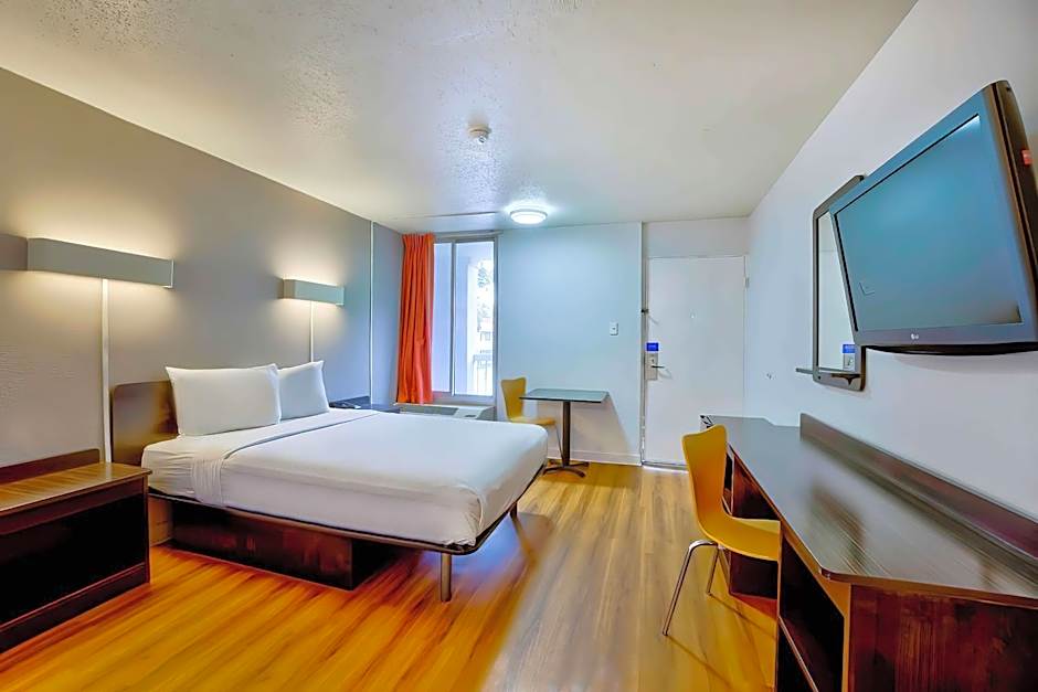 Motel 6-Gainesville, FL