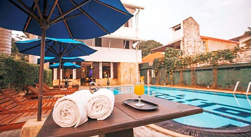 St.Lachlan Hotel & Suites