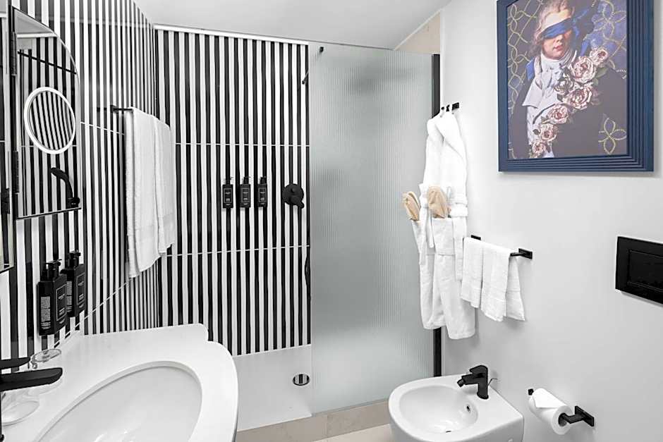 Anglo American Hotel Florence, Curio Collection by Hilton